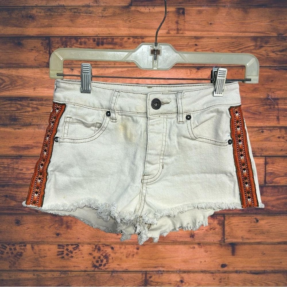 5 for‎ $25🔥Bullhead Denim Co. Embroidered White Cut Off High Rise Shorts Size 1